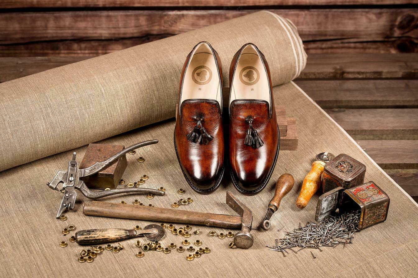 Brązowe skórzane buty rodzaju Loafersy