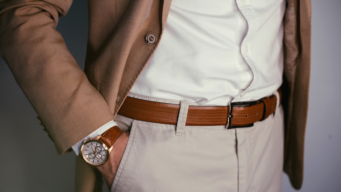 Koszula szyta na miarę: Klucz do perfekcyjnego dopasowania i nienagannego stylu